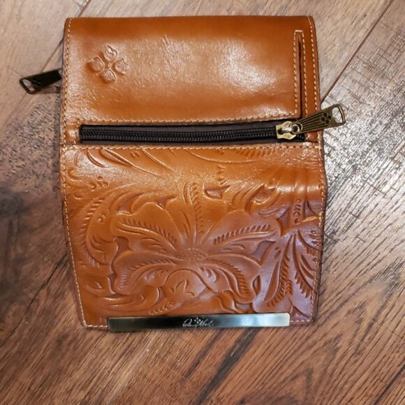 Patricia Nash Embossed Cametti Leather Trifold Wallet - Picture 9 of 11